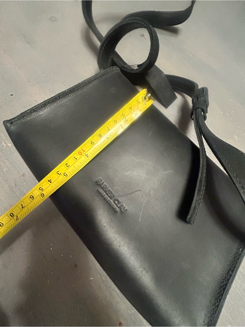 Stunning Parker Clay leather crossbody - Picture 2 of 13